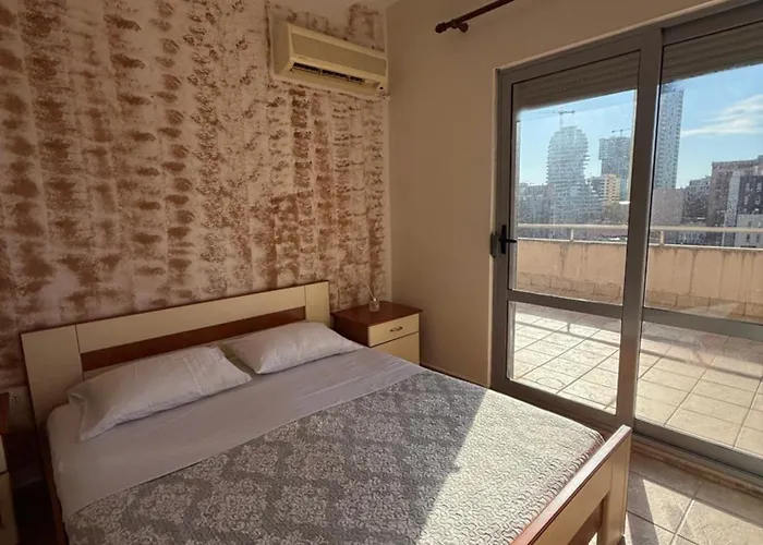 Διαμέρισμα Center With Huge Terrace & View Τίρανα