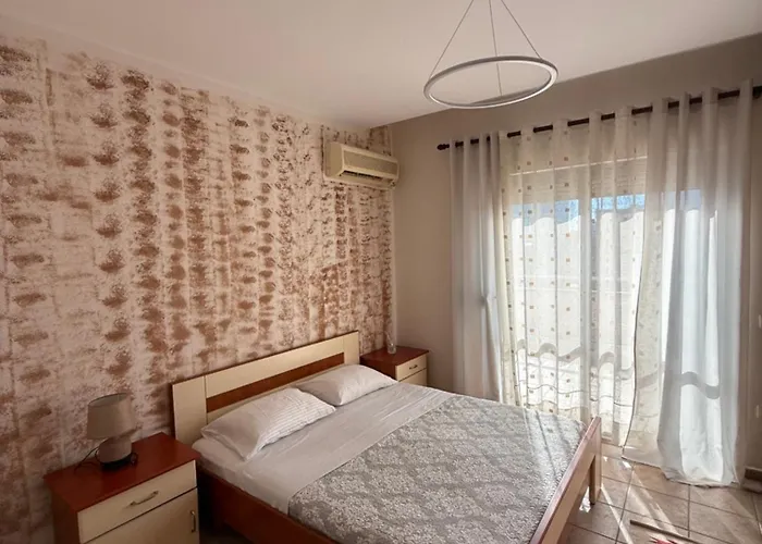 Center With Huge Terrace & View *