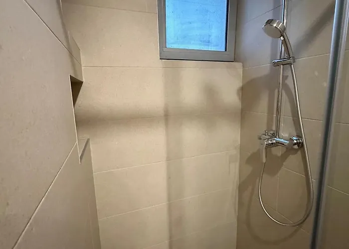 Center With Huge Terrace & View アパート